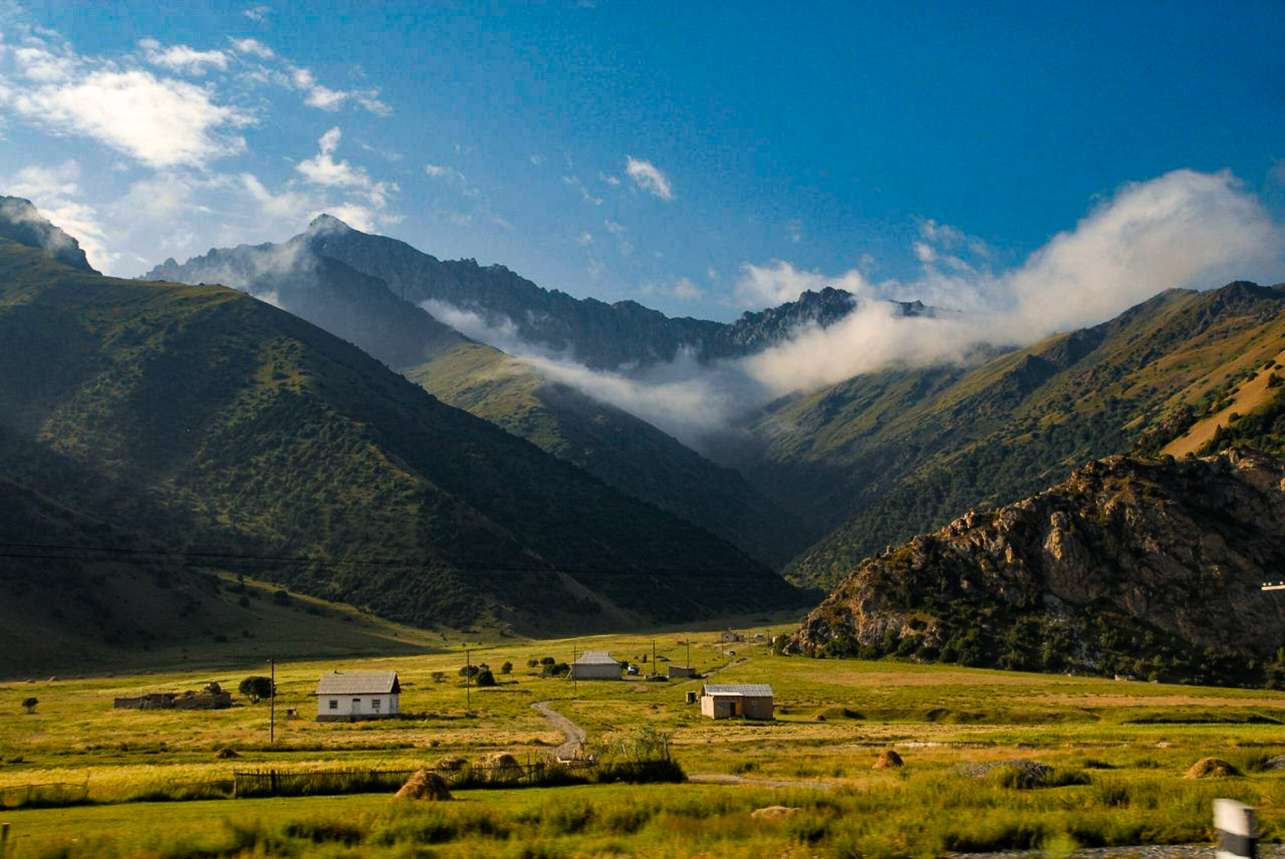 Киргизия м Кыргызстан