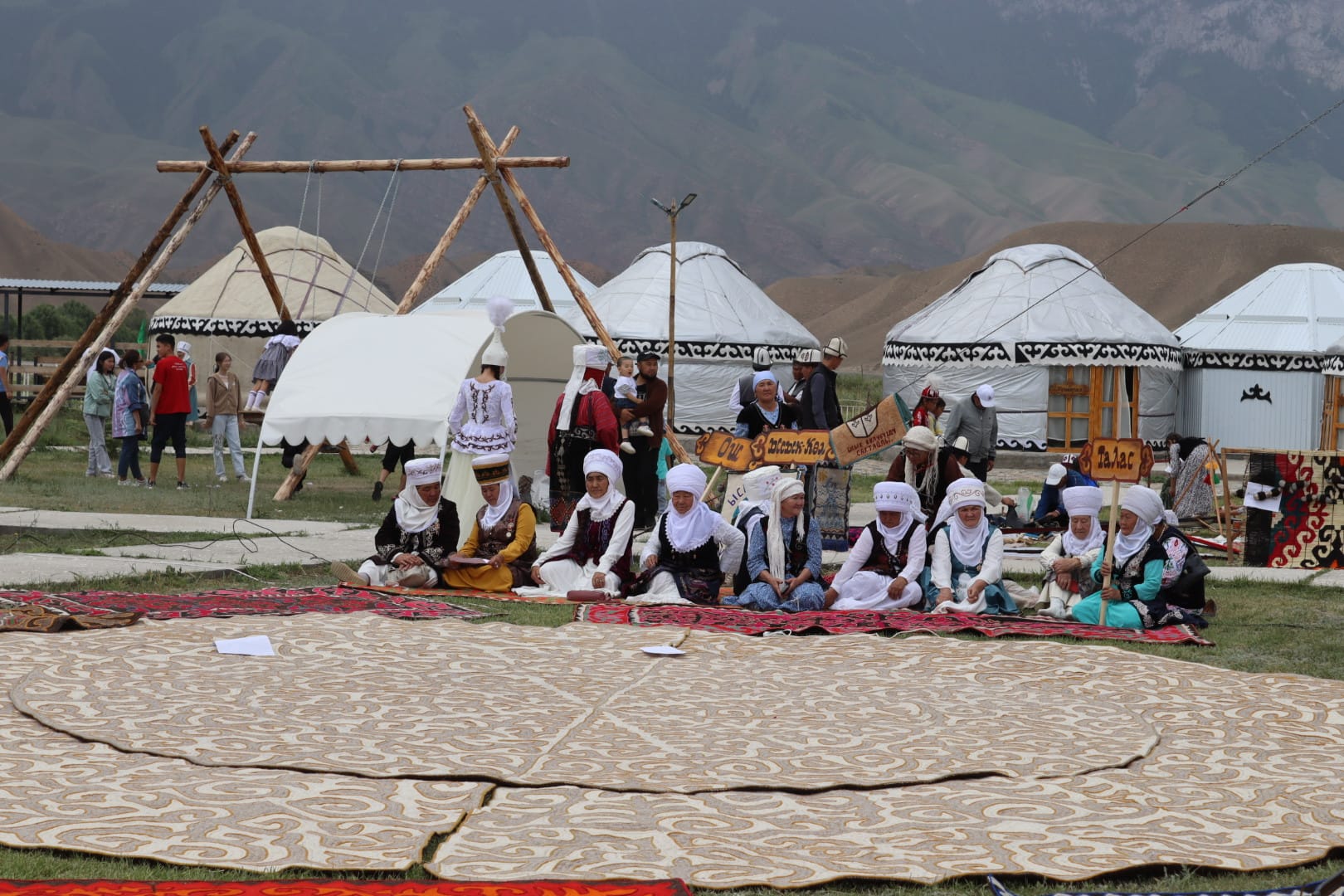 Киргизия народ, традиции